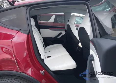 2026 Tesla Model Y Premium Rear-Wheel Drive/Standard Rear-Wheel Drive z USA, uszkodzony, nr VIN 7SAYGDED5TA433269